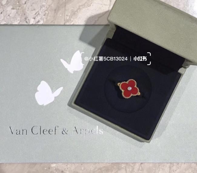 Van Cleef   Arpel 四叶草戒指