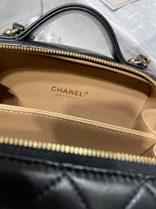 CHANEL 21K 小牛皮Vanity case，时尚潮流美爆款