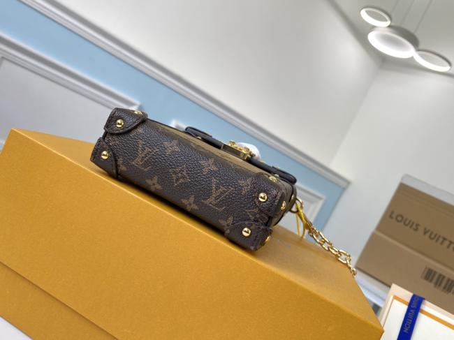 LV M67873 Trunk Vertical 链条包，Monogram帆布，S形锁扣，旅行箱元素