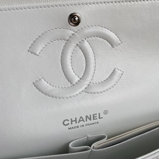 Chanel Classic Flap Bag A01112 Fish Roe Design, Elegant and Exquisite