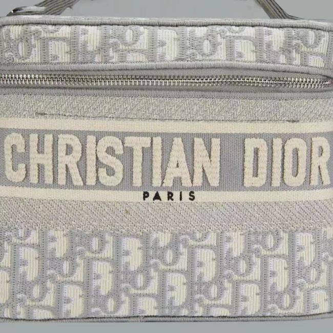 Dior迪奥M1278经典刺绣Oblique化妆包，高雅独特设计