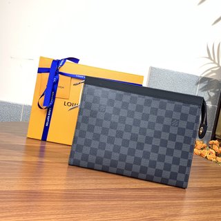 LV M41696 Monogram Eclipse 新款 Pochette Voyage 中号手袋