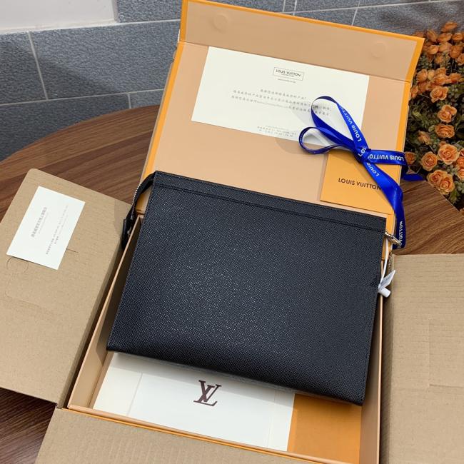 LV M30675 Taiga皮革 Pochette Voyage 中号手袋