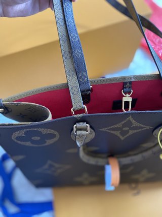 LV Onthego Monogram Giant 帆布手袋，搭配Toron手柄，尽显高级时尚