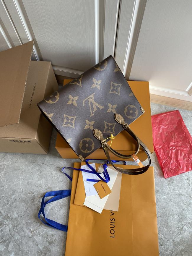 LV Onthego Monogram Giant 帆布手袋，搭配Toron手柄，尽显高级时尚