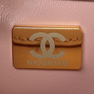 CHANEL Mini CF AS2680 小牛皮手感柔软款式，21<em>15</em>8cm