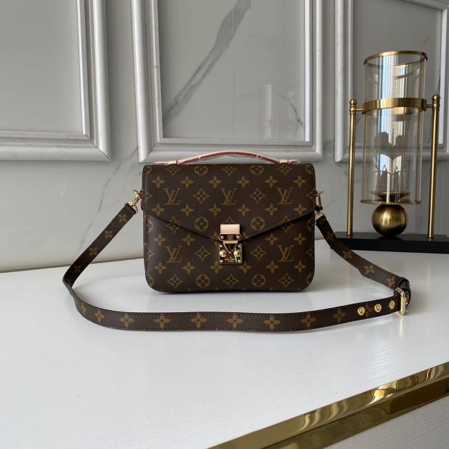 LV M40老花 Pochette Metis 手袋，巧优雅Monogram帆布，多功能设计