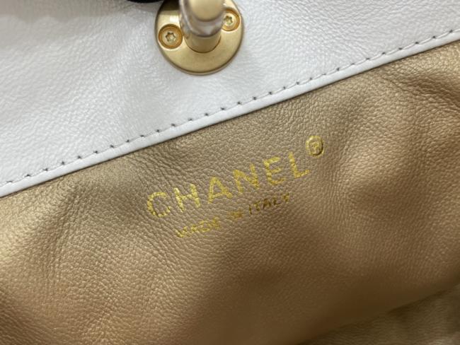 CHANEL 2022早春新款Hobo黑金小牛皮复古款式