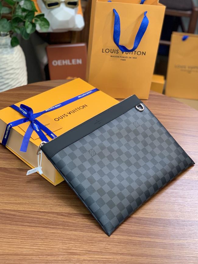 LV M62291 POCHETTE APOLLO Monogram Pacific Taiga皮革新款手袋