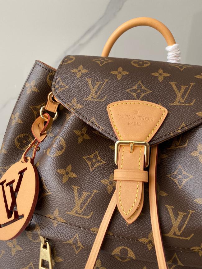 LV Montsouris Monogram Empreinte 双肩包，经典复古风格，超细纤维内衬，舒适肩背体验