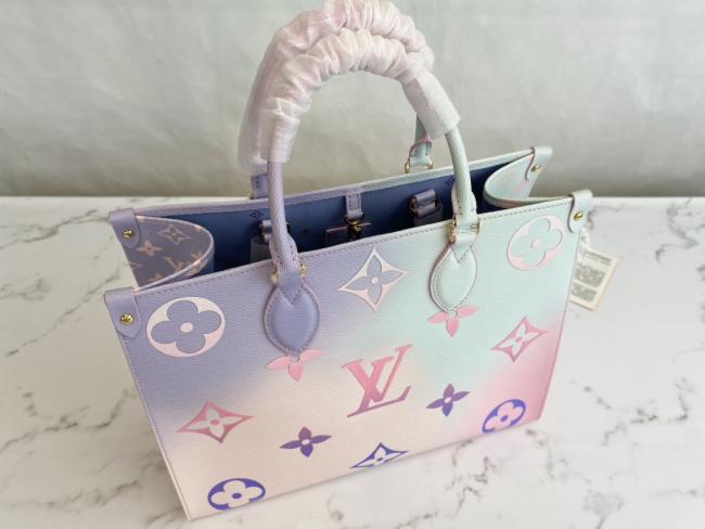 LV M46076彩色中号 OnTheGo Monogram帆布渐变粉彩手袋