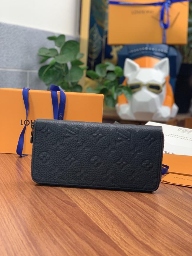 LV M69047 Zippy Vertical Taurillon 牛皮拉链夹