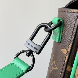 LV M81522老花/绿 S-Lock Vertical Wearable 钱夹，经典Monogram Macassar帆布款