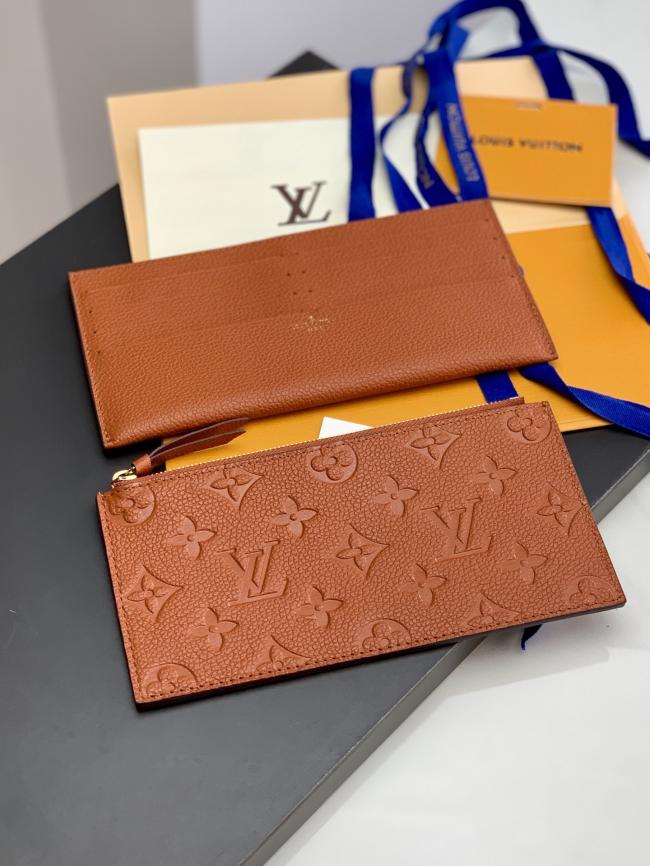 Louis Vuitton M81531 土黄色 Monogram Empreinte Pochette Félicie 链条包