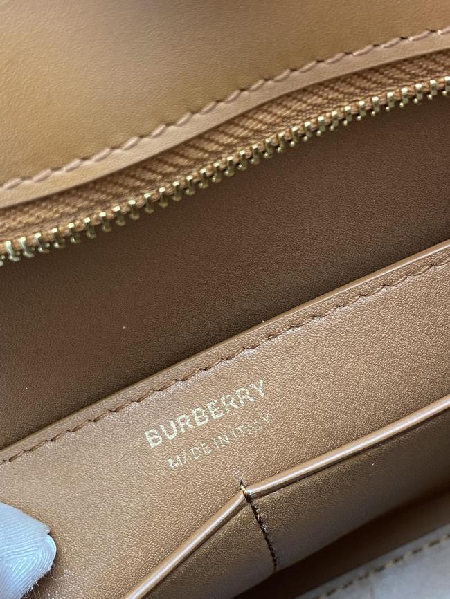 Burberry Tb shoulder bag 2022秋冬系列时尚单肩包