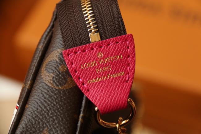 LV M58009 Vivienne Holidays 2022 Mini Pochette Accessoires 玫红款式