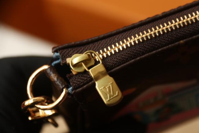 LV M58009 Vivienne Holidays 2022 Mini Pochette Accessoires 玫红款式