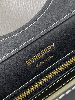 Burberry经典款式Horseferry帆布皮革托特包