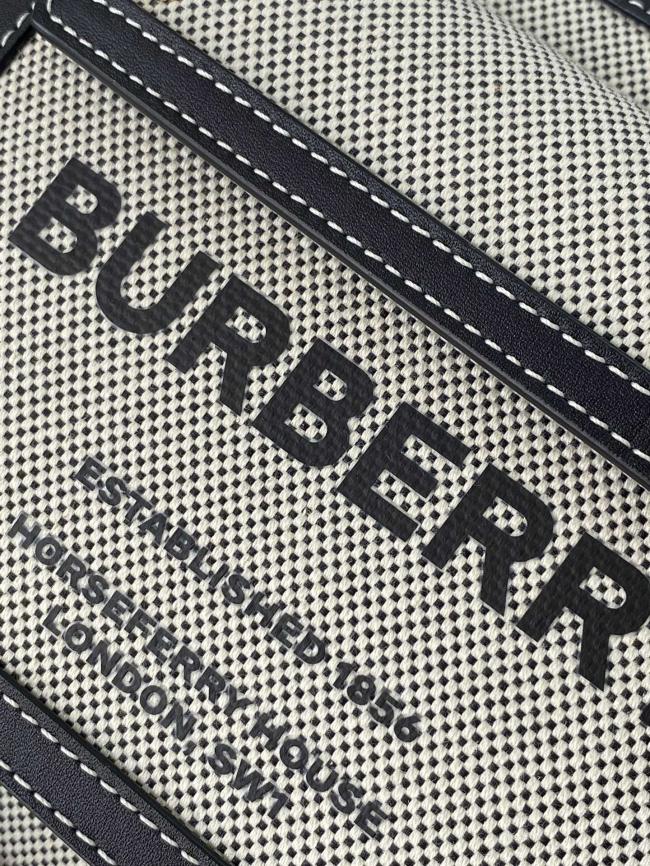 Burberry经典款式Horseferry帆布皮革托特包