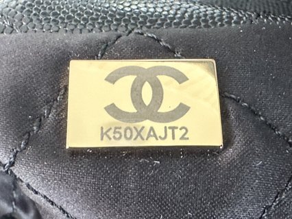 CHANEL 2023春季新款AS3261牛皮球纹斜挎抽绳包