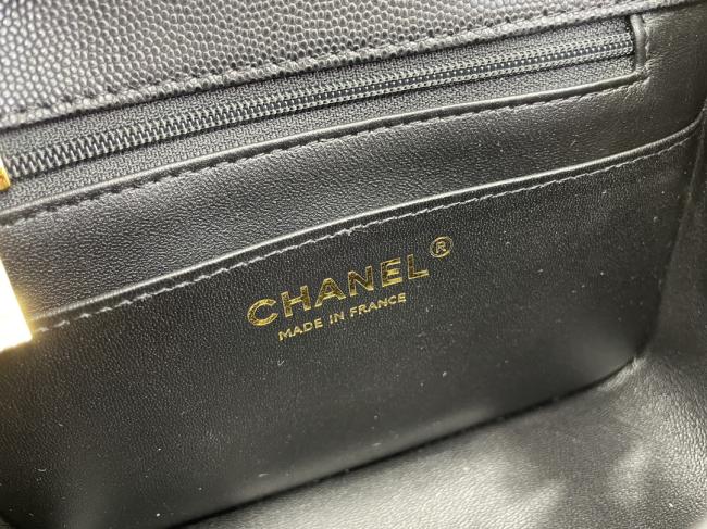 CHANEL Classic Flap 鱼子酱小牛皮包01115