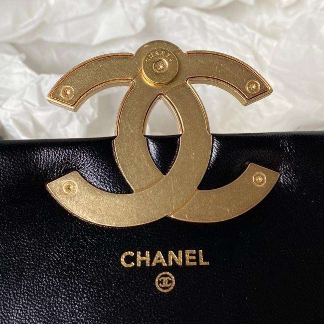 CHANEL 23P AS3854隐藏款 复古黑金大logo手拿包