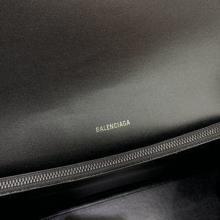 Balenciaga Crush系列大号爆裂黑色链条包，时尚多夹层设计