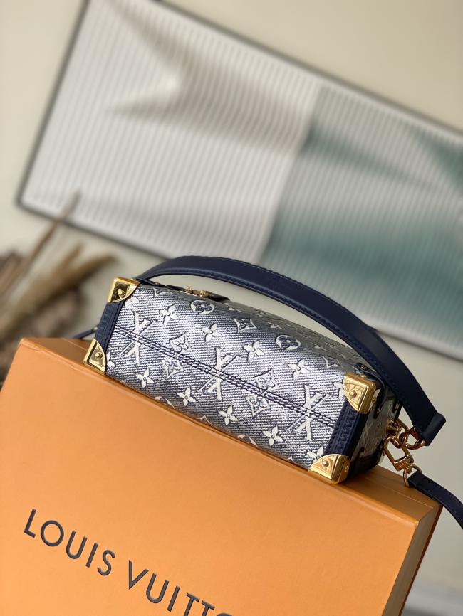 LV M22944 Monoglam Side Trunk 蓝色手袋，Nicolas Ghesquiere 设计款式