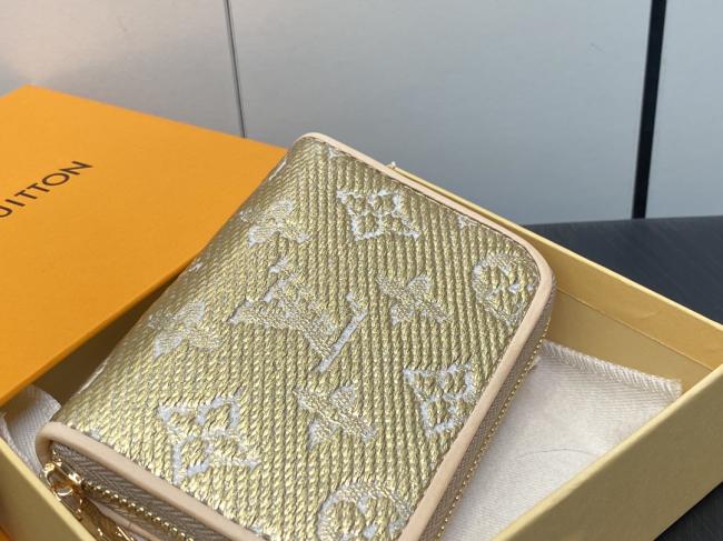 LV M82483金色拉链零钱包 Zippy coin Perth款式