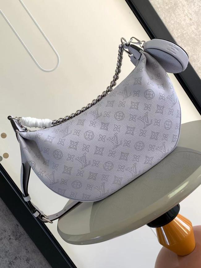 LV Baia M22822 中号手袋-柔软垂坠镂花穿孔牛皮，Mahina系列