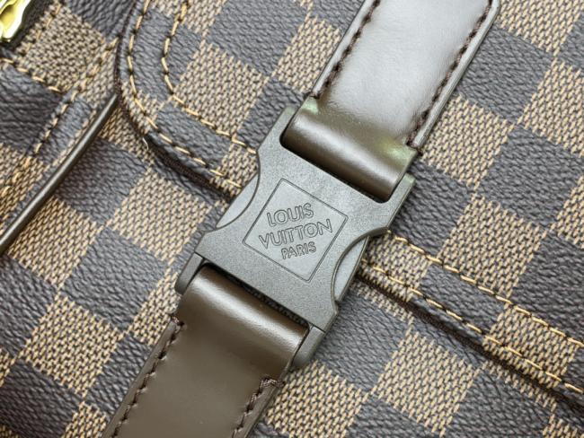 LV N51126 Damier Ebène 中古相机包，适合都市男士