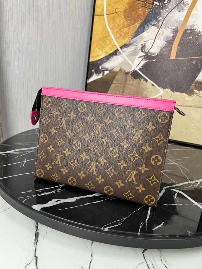 LV M61692玫红Monogram Eclipse帆布Pochette Voyage中号手袋