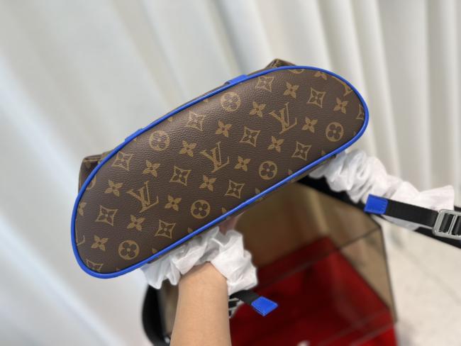 LV Christopher Monogram Macassar 中号双肩包，时尚俊朗，侧袋设计方便