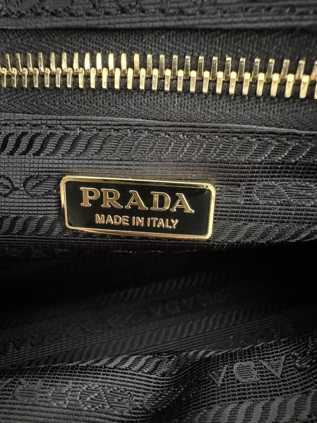 PRADA 1BA426 油腊皮 LusSolf 手提斜挎包，复古格调款式，时尚必备